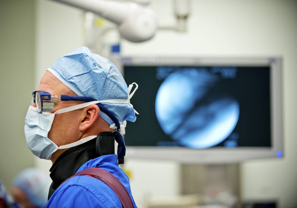 Czym zajmuje się chirurg ortopeda?