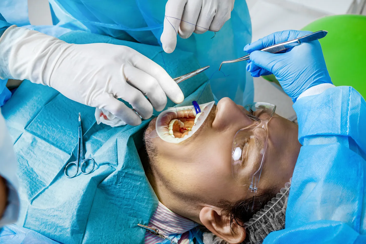 Zabiegi dentystyczne refundowane przez NFZ